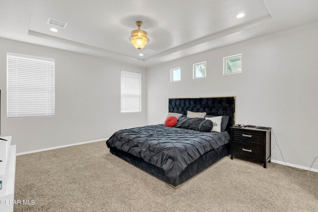 Building Photo - 1044 Gaitan St