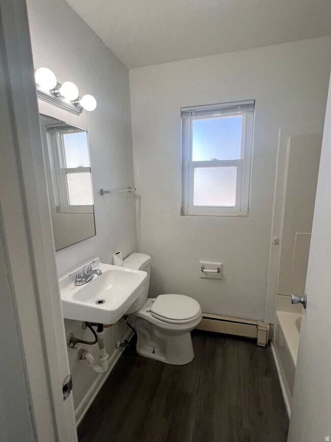 Building Photo - Cozy Condo Living in the Heart of Salt Lake City