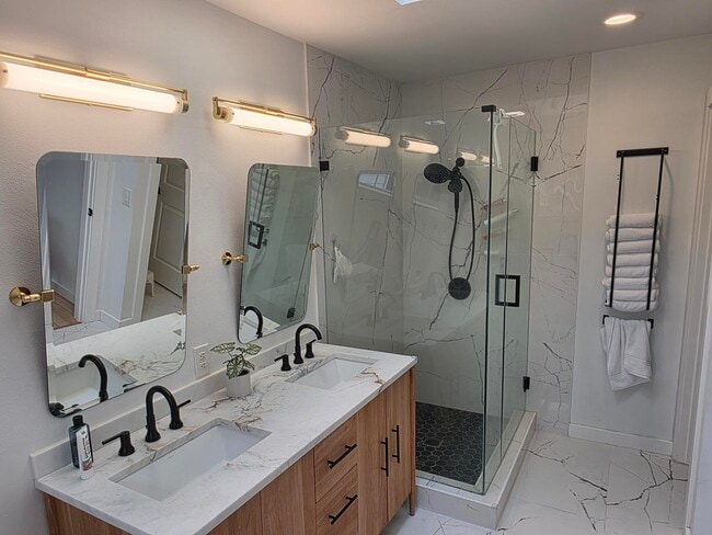 Building Photo - 25728 SE 35th Pl