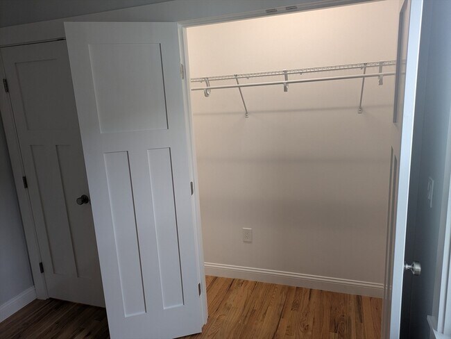 Building Photo - 27 Orange St