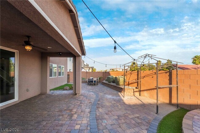 Building Photo - 6462 Estrella Hills Ave