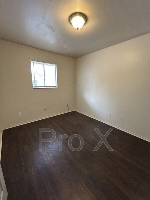 Building Photo - 208 W 1st St