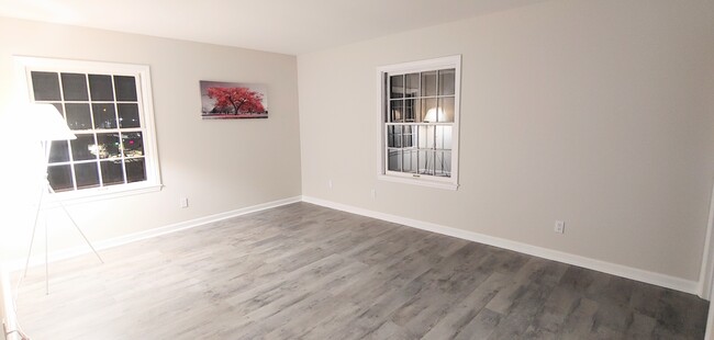 Master Bedroom - 9750 Bunker Hill Ln