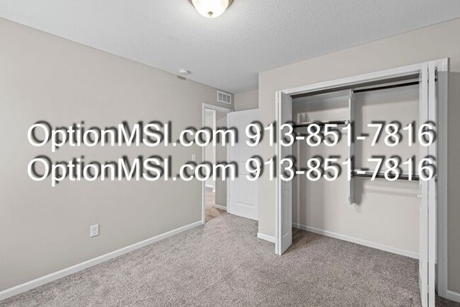 Building Photo - Beautifully Updated Liberty Home in a Prime Location!