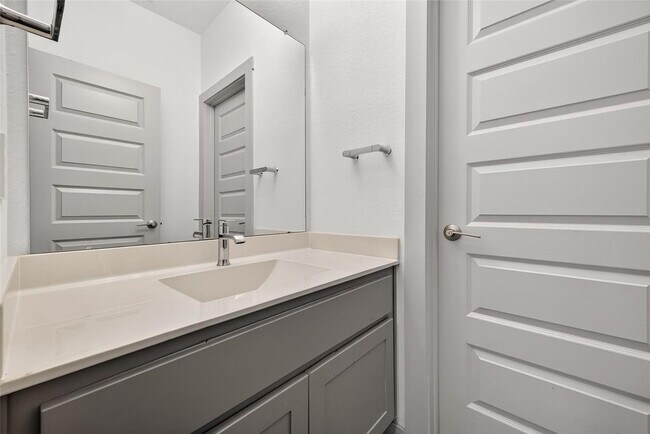 Building Photo - 29215 Pikes Peak Dr