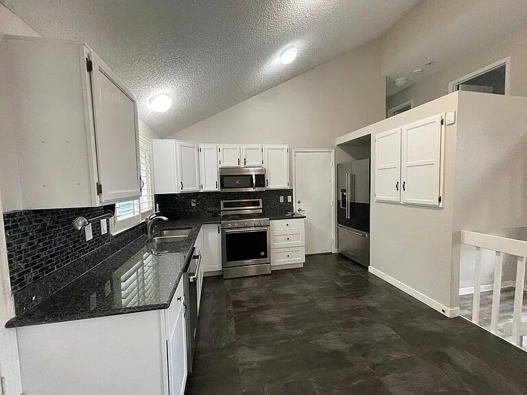 Building Photo - 3738 Rosewalk Ct