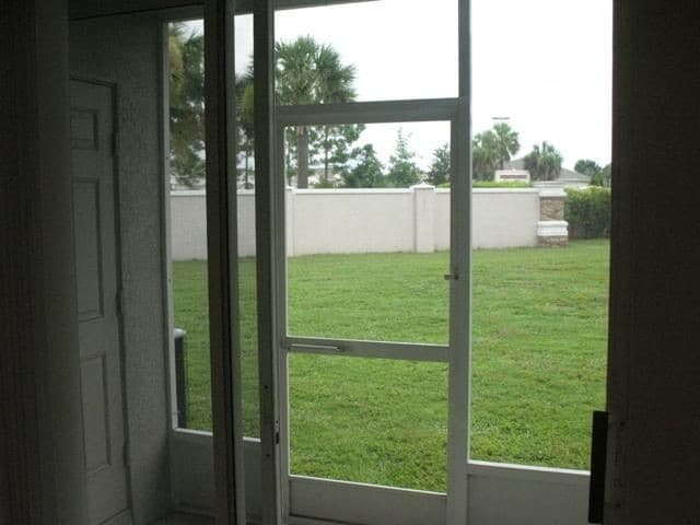 Building Photo - SWAN VIEW TOWNHOME