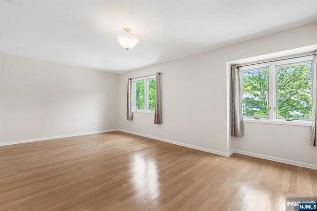 Building Photo - 6-04 Cross Meadows