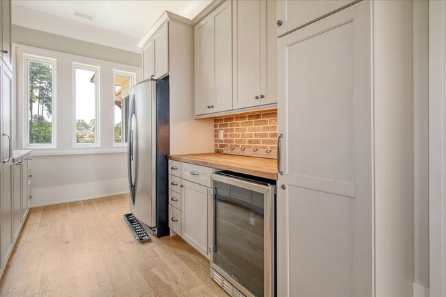 Building Photo - 4 Bedroom 4.5 Bath Home in Dunes West - Mt...