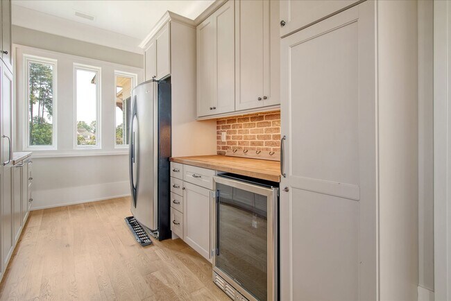 Building Photo - 4 Bedroom 4.5 Bath Home in Dunes West - Mt. Pleasant