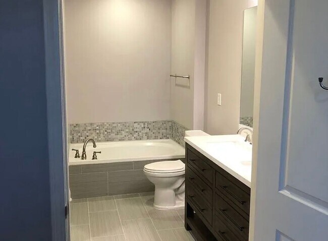 Building Photo - USC Campus/Downtown- Fully Furnished