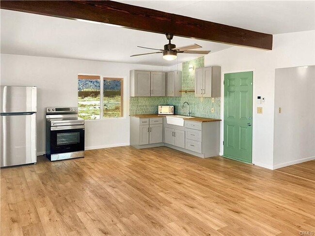Building Photo - 57220 Mikiska Blvd