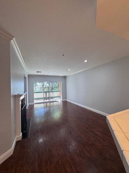 Building Photo - 216 Stone Pine Ln