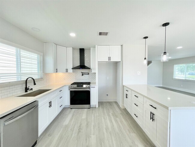 Building Photo - 20919 Hall Colony Ct