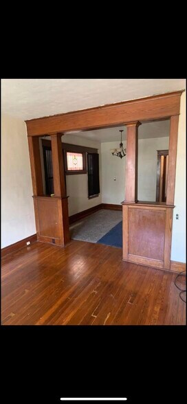 Building Photo - 115 Ledger St