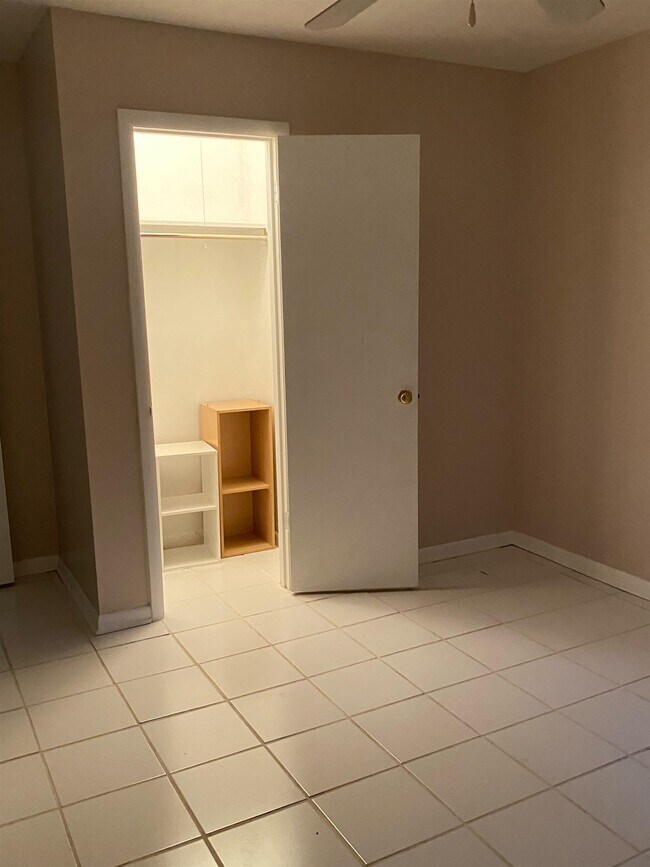 Building Photo - 7585 Skipper Ln