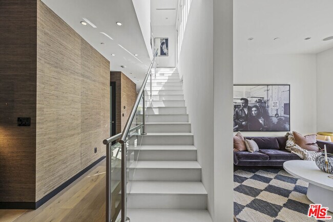 Building Photo - 2756 Westshire Dr