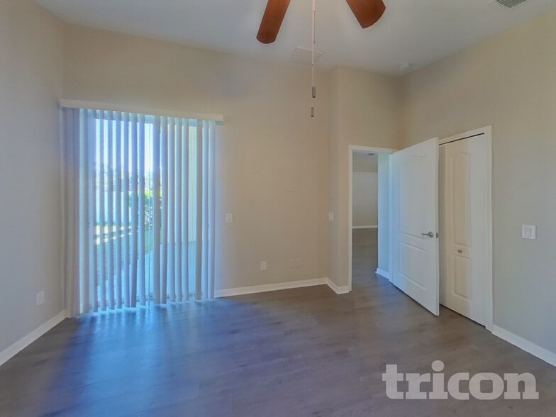 Building Photo - 31153 Whinsenton Dr