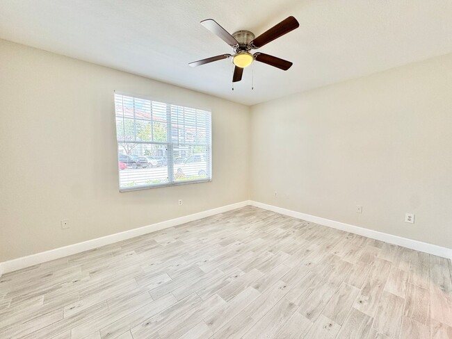 Building Photo - ** FAIRWAY PRESERVE ** 2 BED / 2 BATH COND...