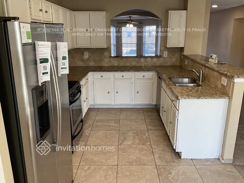 Building Photo - 1420 Ridgecreek Dr