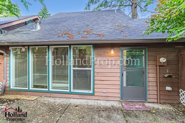 Building Photo - Spacious 1-Bedroom Plus Bonus Room in Forest Grove! BEST PRICE $1,650!!!