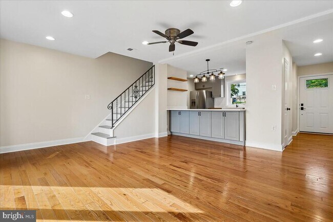 Building Photo - 223 Burgess Ave