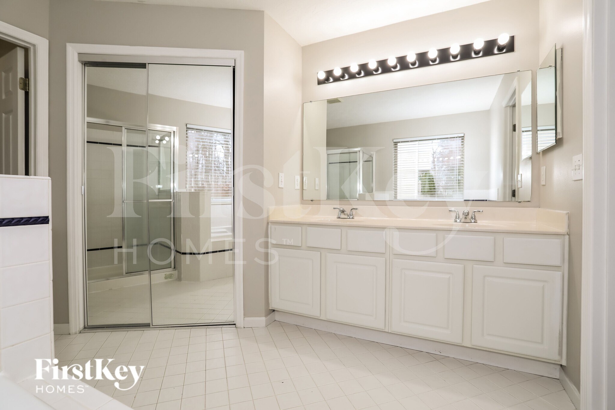 Building Photo - 6074 Weber Oaks Dr