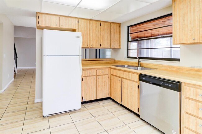 Building Photo - 10315 Fernbrook Ln