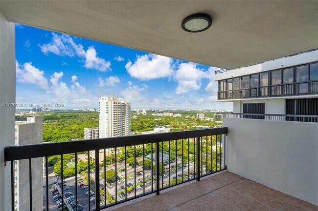 Building Photo - 2333 Brickell Ave