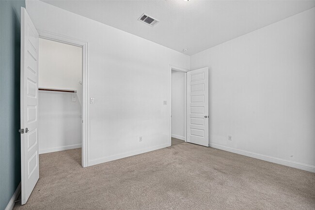Building Photo - 13326 Lake Chesdin Rd