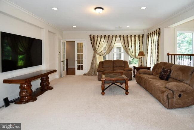 Building Photo - 7104 Old Dominion Dr