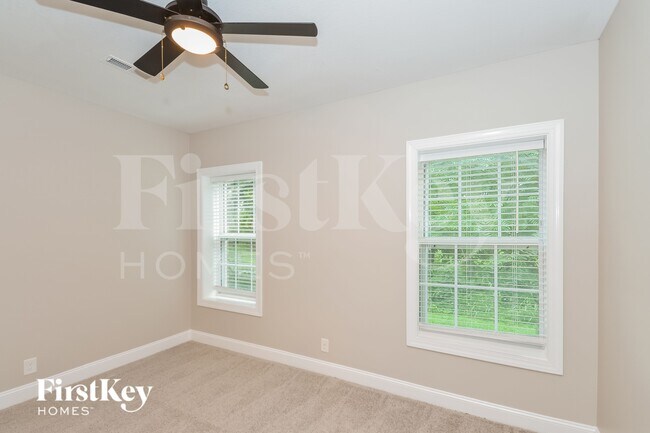 Building Photo - 450 Galvin Dr
