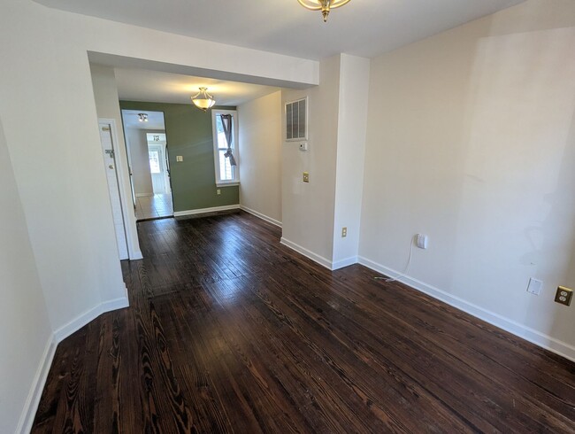 Building Photo - Charming two level row house in downtown Frederick available now!