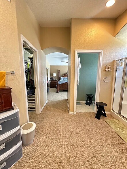 Building Photo - 46073 Via La Colorada