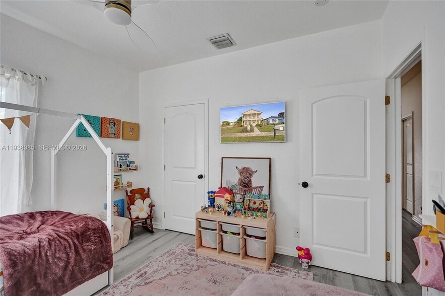 Building Photo - 1129 10th St