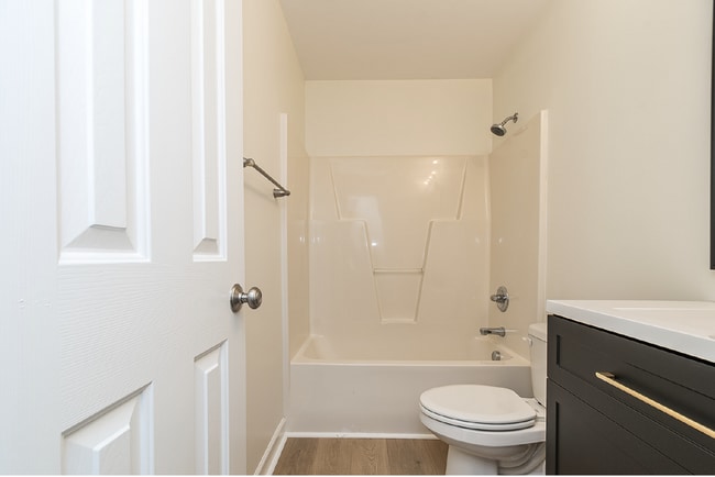 Building Photo - Charming & Spacious 3-Bed Townhouse with 2.5 Baths on Stadium Drive in Wake Forest!