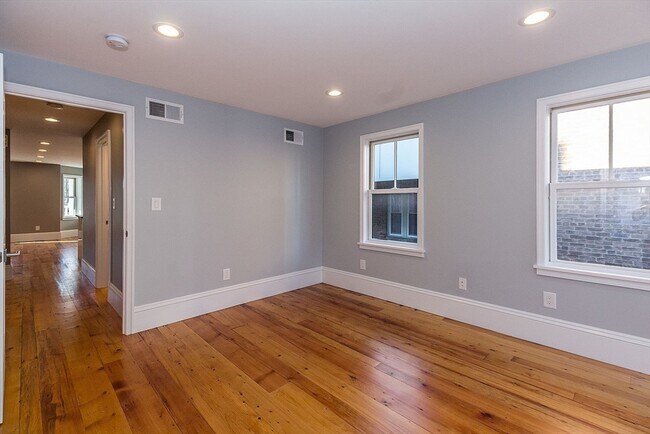 Building Photo - 150-152 Huron Ave