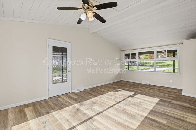 Building Photo - 62 Capitol Hill Dr