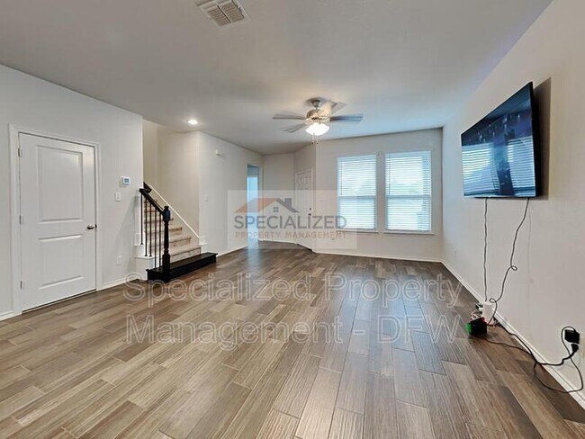 Building Photo - 453 Milverton Dr