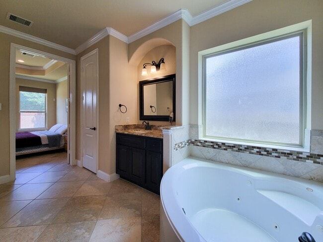 Building Photo - 715 Charleston Heights Ln