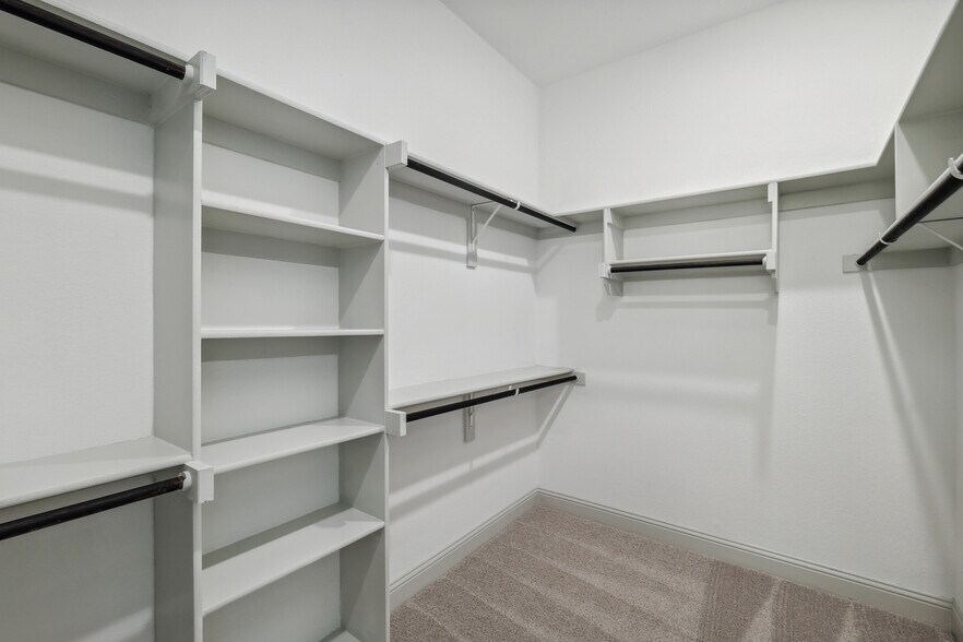 Primary Closet - 4213 Shavano Dr