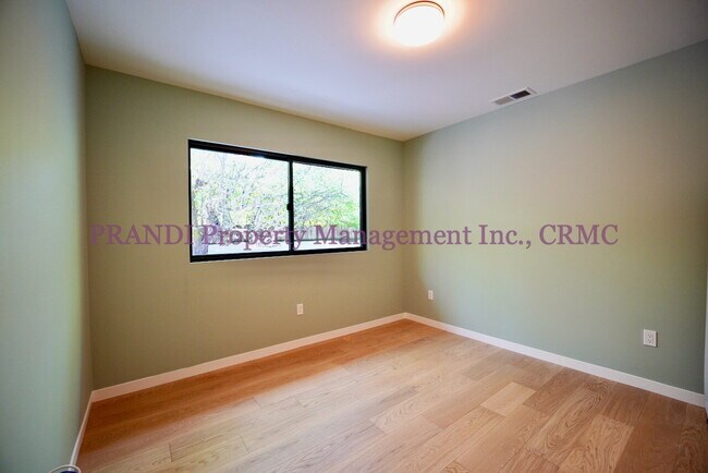 Building Photo - All New!  Fabulous 3 bedroom Fairfax house...