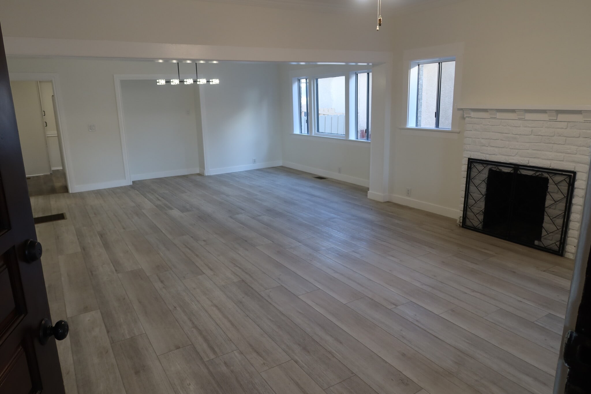 Building Photo - 537 W Milford St