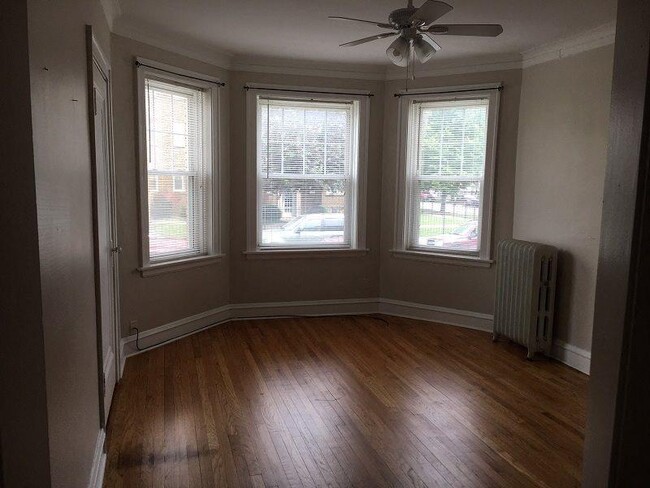 Primary Photo - 2 bedroom in Chicago IL 60618