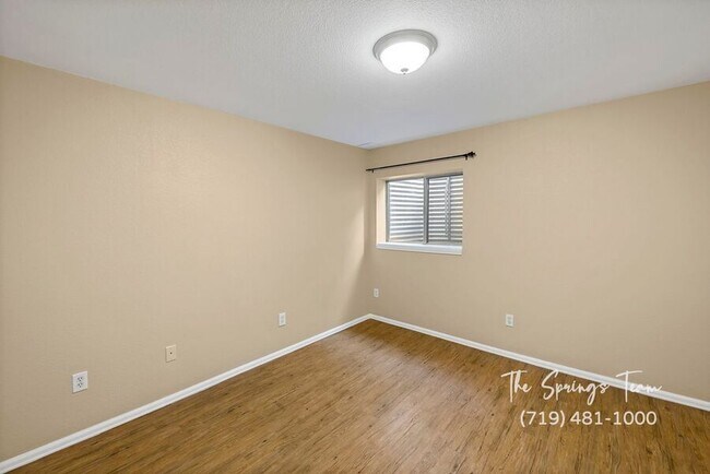 Building Photo - 5833 Bow River Dr