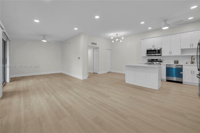 Building Photo - 10959 W Clairmont Cir