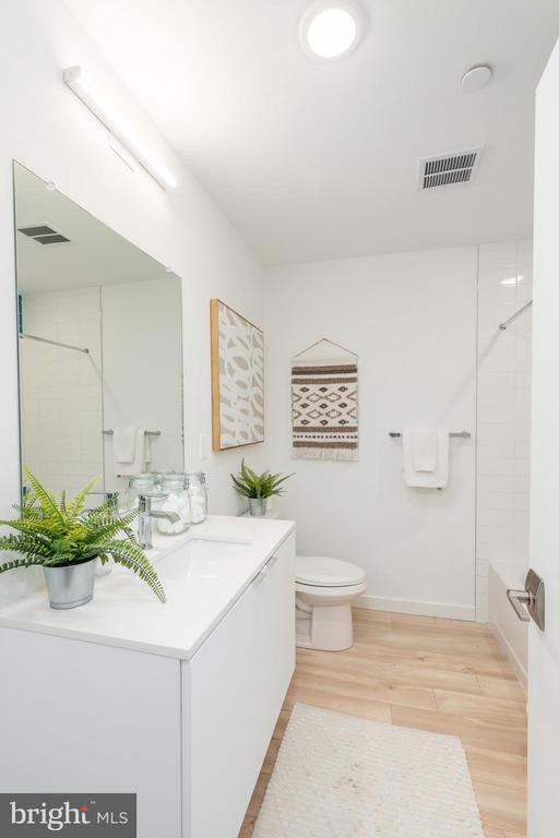 Building Photo - 1131-39 N Front St