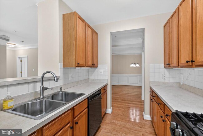 Building Photo - 2111 Ganton Green