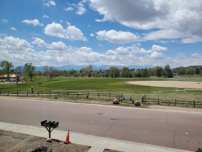 Building Photo - Townhome with 2 bedrooms, 1.5 bath - Avail...