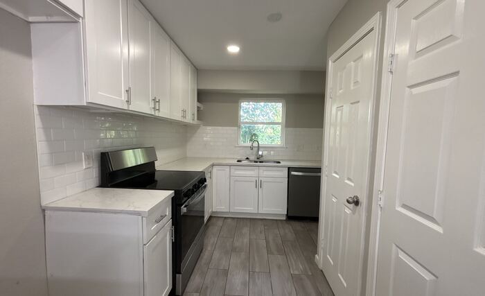 Building Photo - 3028 Francis St